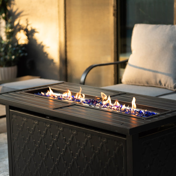 50,000 BTU Smokeless Gas Fire Pit Table with Lid for Garden